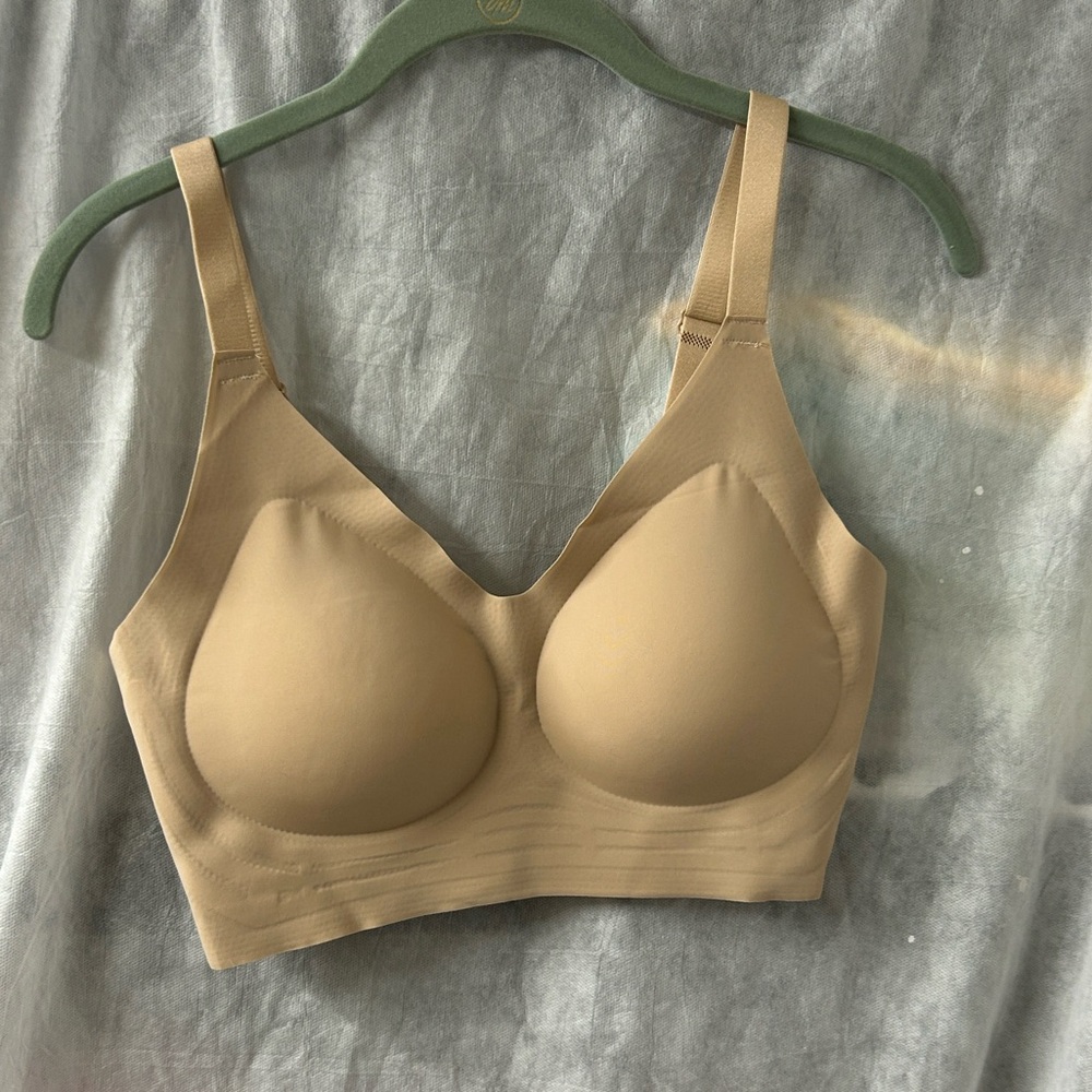 viral tiktok shop Seamless Nude Comfort Wireless Bra size Small